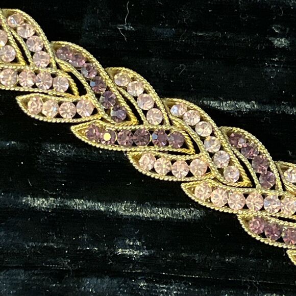 Vintage NWT Rare Crown Trifari Goldtone Pink Purple Rhinestone Bracelet 7” - Picture 4 of 14